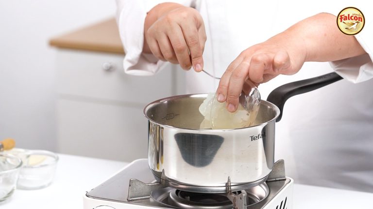 ขั้นตอนการทำหน้าลูกตาลนมสดมะพร้าวอ่อน จากผลิตภัณฑ์นมข้นจืด ตรานกเหยี่ยว ฟอลคอน และ ข้นหวาน ตรานกเหยี่ยว ฟอลคอน (ฟอลคอนถุงบีบ)