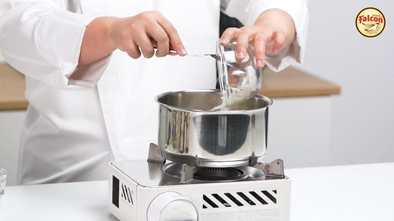 ขั้นตอนการทำหน้าลูกตาลนมสดมะพร้าวอ่อน จากผลิตภัณฑ์นมข้นจืด ตรานกเหยี่ยว ฟอลคอน และ ข้นหวาน ตรานกเหยี่ยว ฟอลคอน (ฟอลคอนถุงบีบ)