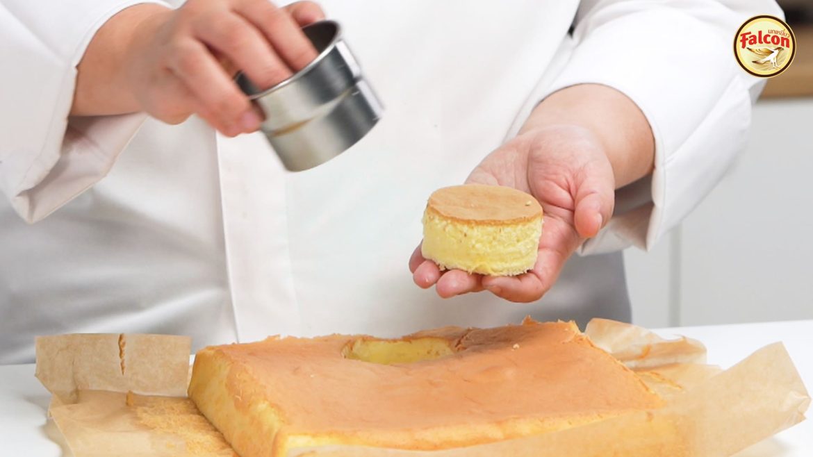 ขั้นตอนการทำเค้กชิฟฟ่อนสำหรับ 3 เมนู จากผลิตภัณฑ์นมข้นจืด ตรานกเหยี่ยว ฟอลคอน และ ข้นหวาน ตรานกเหยี่ยว ฟอลคอน (ฟอลคอนถุงบีบ)