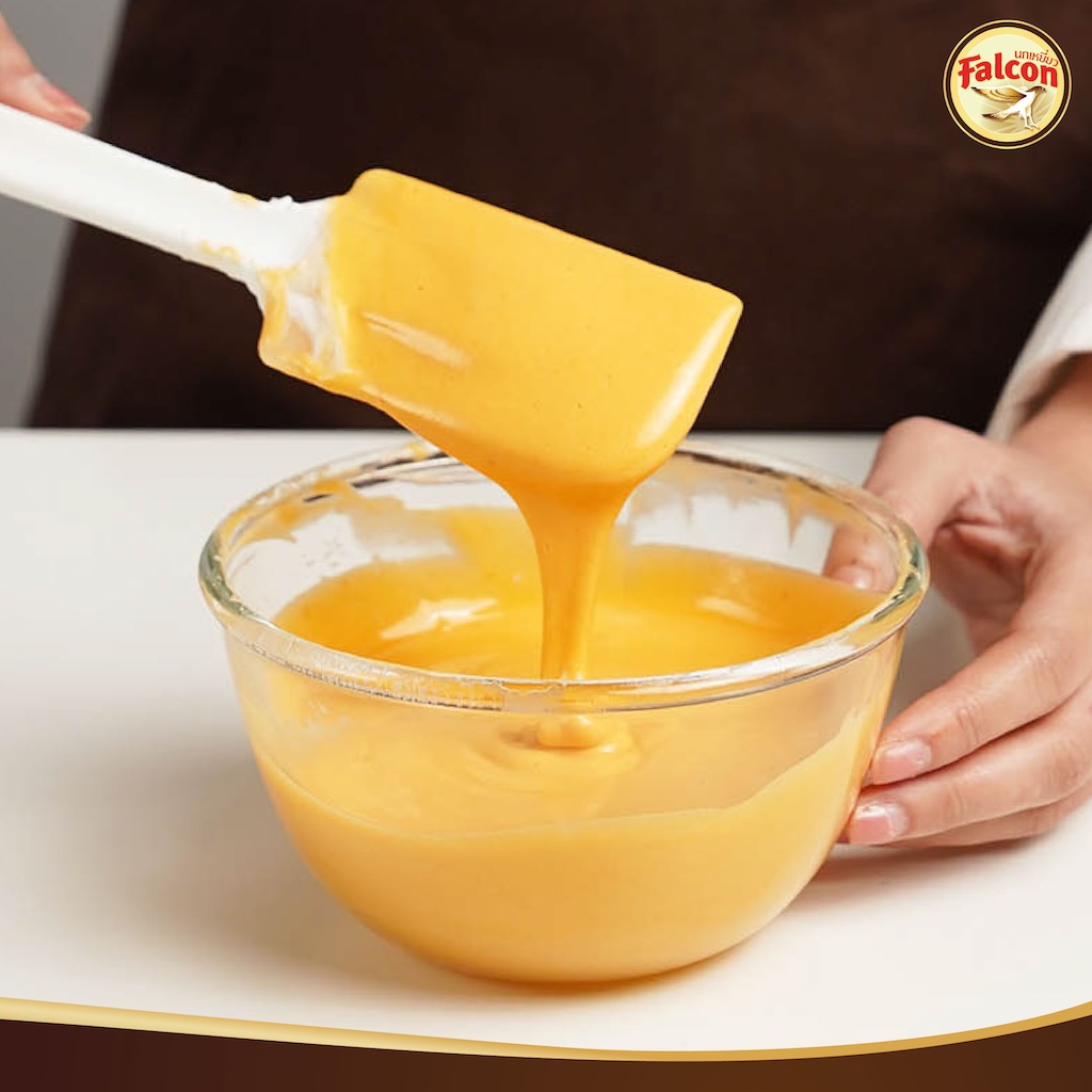 ขั้นตอนการทำSET BOX เค้กขายดี ต้อนรับช่วงเทศกาล จากผลิตภัณฑ์นมข้นจืด ตรานกเหยี่ยว ฟอลคอน และ ข้นหวาน ตรานกเหยี่ยว ฟอลคอน (ฟอลคอนถุงบีบ) และ นมสำหรับตีฟองและผสมเครื่องดื่ม ตรานกเหยี่ยว ฟอลคอน