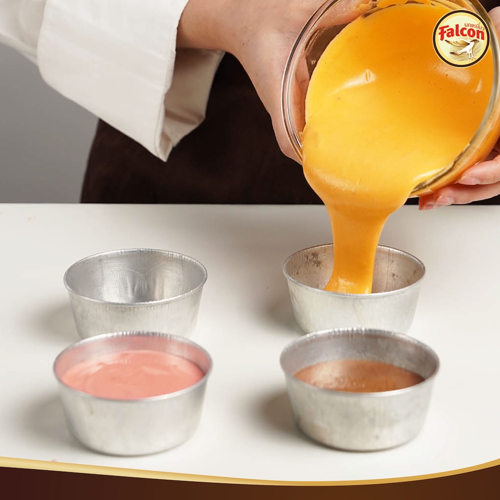 ขั้นตอนการทำSET BOX เค้กขายดี ต้อนรับช่วงเทศกาล จากผลิตภัณฑ์นมข้นจืด ตรานกเหยี่ยว ฟอลคอน และ ข้นหวาน ตรานกเหยี่ยว ฟอลคอน (ฟอลคอนถุงบีบ) และ นมสำหรับตีฟองและผสมเครื่องดื่ม ตรานกเหยี่ยว ฟอลคอน