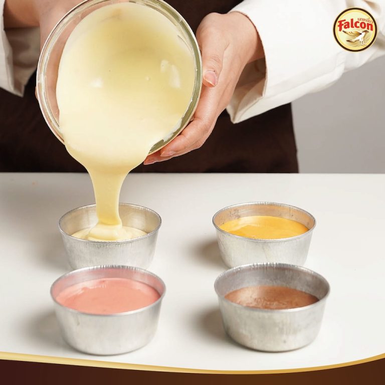 ขั้นตอนการทำSET BOX เค้กขายดี ต้อนรับช่วงเทศกาล จากผลิตภัณฑ์นมข้นจืด ตรานกเหยี่ยว ฟอลคอน และ ข้นหวาน ตรานกเหยี่ยว ฟอลคอน (ฟอลคอนถุงบีบ) และ นมสำหรับตีฟองและผสมเครื่องดื่ม ตรานกเหยี่ยว ฟอลคอน