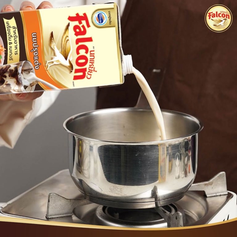 ขั้นตอนการทำSET BOX เค้กขายดี ต้อนรับช่วงเทศกาล จากผลิตภัณฑ์นมข้นจืด ตรานกเหยี่ยว ฟอลคอน และ ข้นหวาน ตรานกเหยี่ยว ฟอลคอน (ฟอลคอนถุงบีบ) และ นมสำหรับตีฟองและผสมเครื่องดื่ม ตรานกเหยี่ยว ฟอลคอน