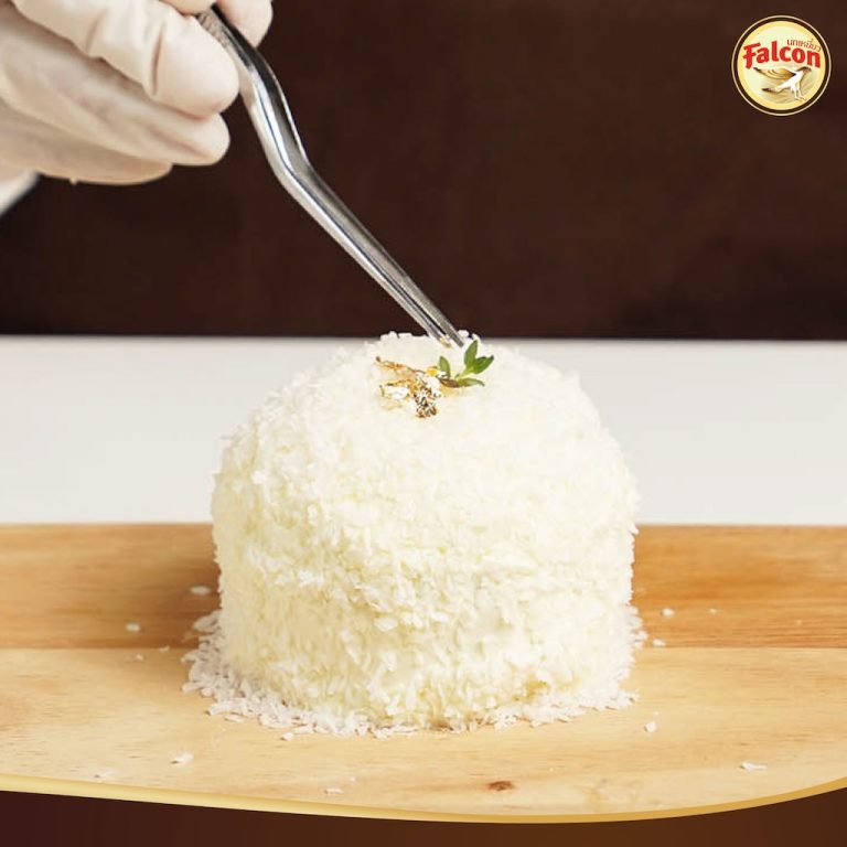 ขั้นตอนการทำSET BOX เค้กขายดี ต้อนรับช่วงเทศกาล จากผลิตภัณฑ์นมข้นจืด ตรานกเหยี่ยว ฟอลคอน และ ข้นหวาน ตรานกเหยี่ยว ฟอลคอน (ฟอลคอนถุงบีบ) และ นมสำหรับตีฟองและผสมเครื่องดื่ม ตรานกเหยี่ยว ฟอลคอน