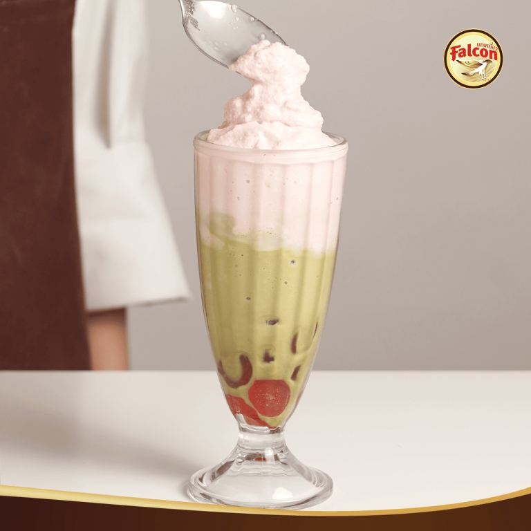 ขั้นตอนการทำชาเขียวโรสมิลค์เชค จากผลิตภัณฑ์ ตรานกเหยี่ยว ฟอลคอน