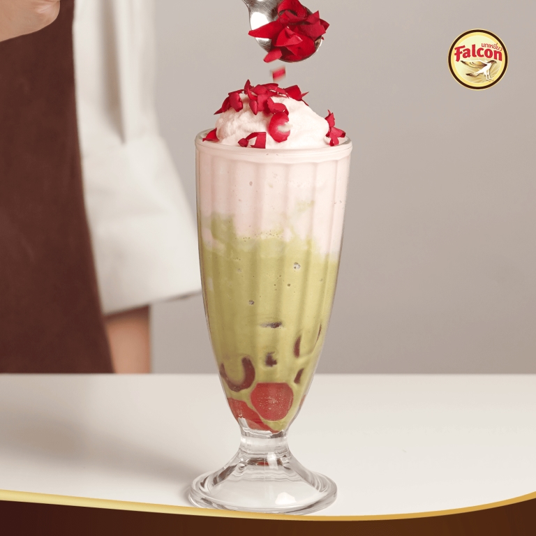 ขั้นตอนการทำชาเขียวโรสมิลค์เชค จากผลิตภัณฑ์ ตรานกเหยี่ยว ฟอลคอน