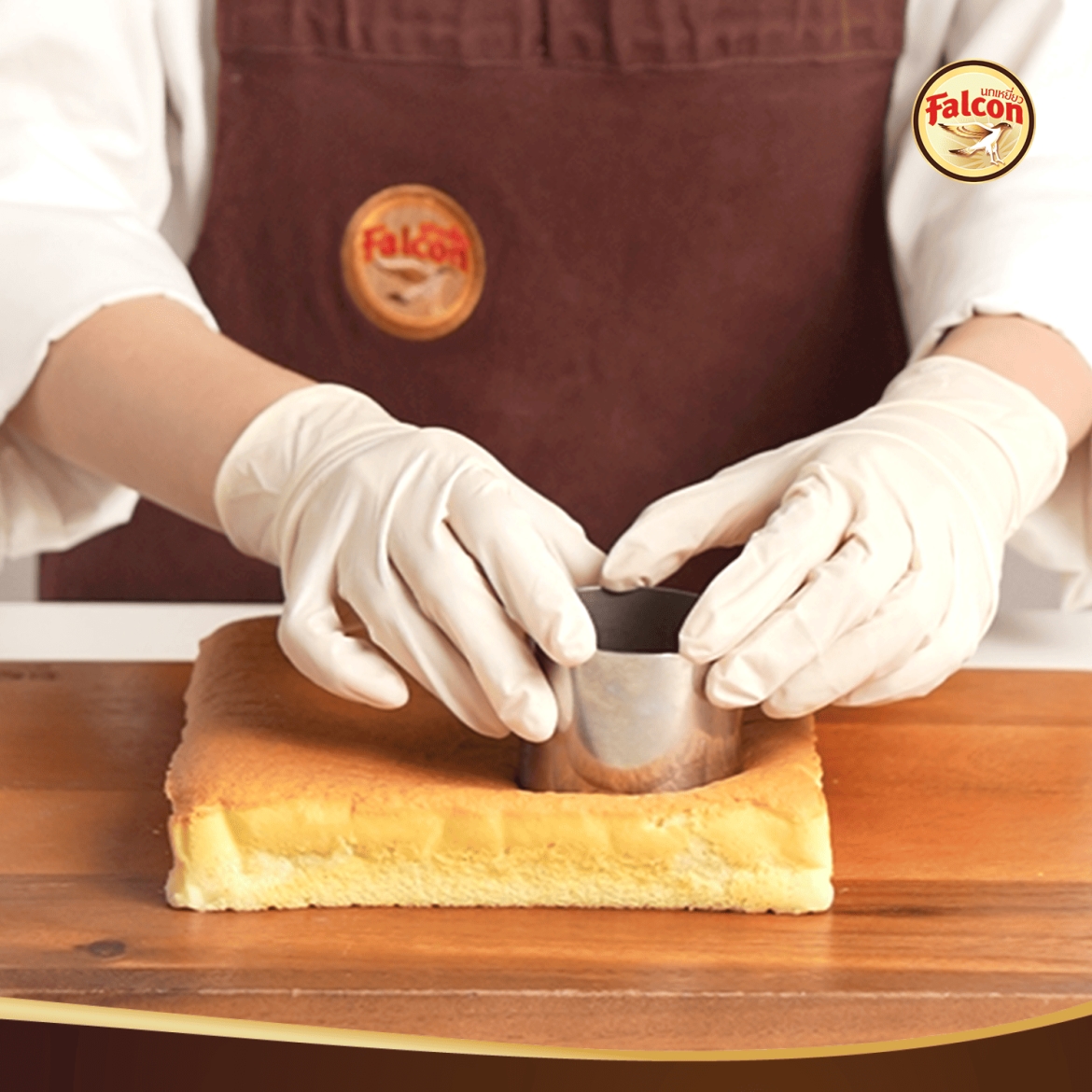 ขั้นตอนการทำเค้กชิฟฟ่อนครีมสตรอว์เบอร์รี จากผลิตภัณฑ์ ตรานกเหยี่ยว ฟอลคอน