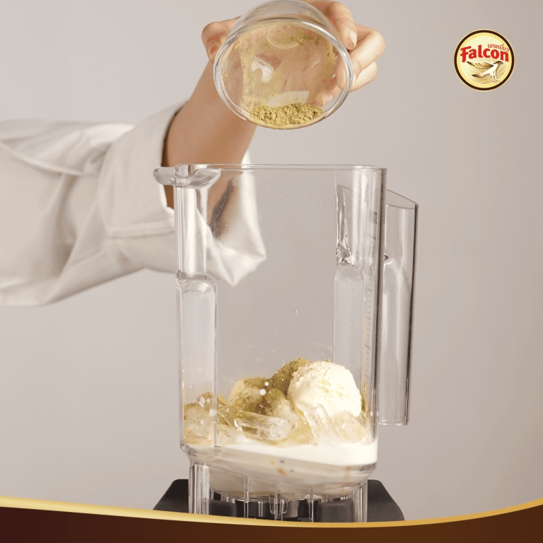 ขั้นตอนการทำชาเขียวโรสมิลค์เชค จากผลิตภัณฑ์ ตรานกเหยี่ยว ฟอลคอน