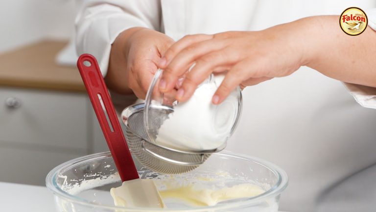 ขั้นตอนการทำสูตรโรลเค้กมะยงชิด จากผลิตภัณฑ์นมข้นจืด ตรานกเหยี่ยว ฟอลคอน