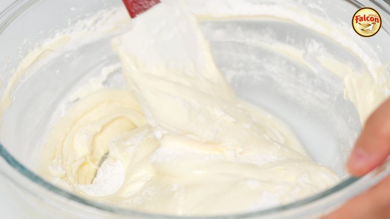 ขั้นตอนการทำสูตรโรลเค้กมะยงชิด จากผลิตภัณฑ์นมข้นจืด ตรานกเหยี่ยว ฟอลคอน