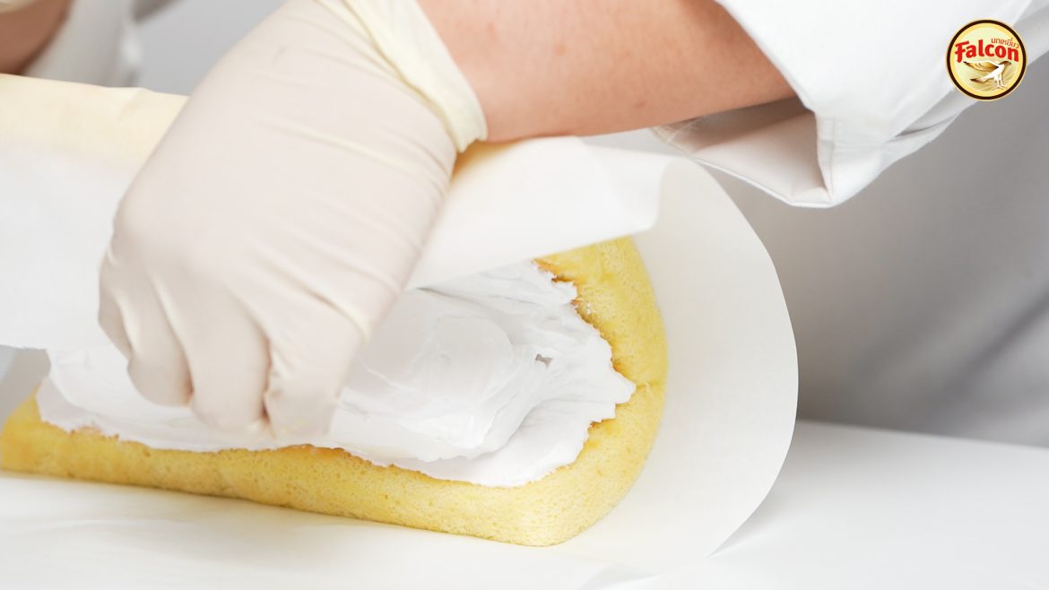 ขั้นตอนการทำสูตรโรลเค้กมะยงชิด จากผลิตภัณฑ์นมข้นจืด ตรานกเหยี่ยว ฟอลคอน