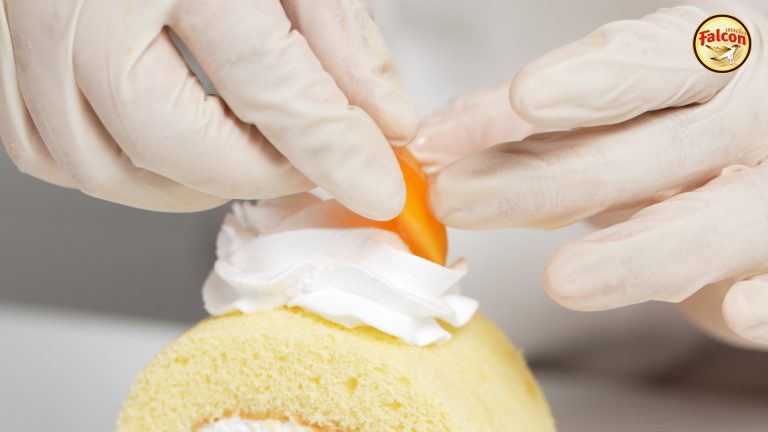 ขั้นตอนการทำสูตรโรลเค้กมะยงชิด จากผลิตภัณฑ์นมข้นจืด ตรานกเหยี่ยว ฟอลคอน