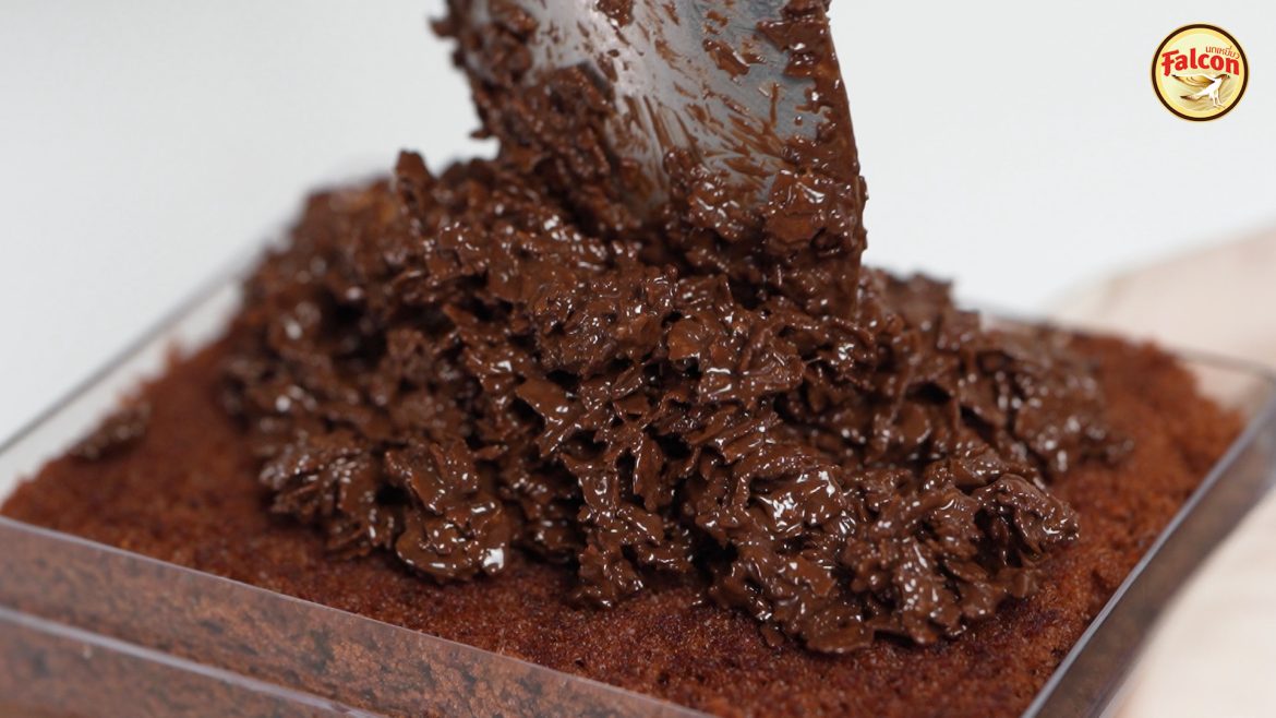 ขั้นตอนการทำซอสช็อกโกแลต จากผลิตภันฑ์นมข้นจืด ตรานกเหยี่ยว ฟอลคอน